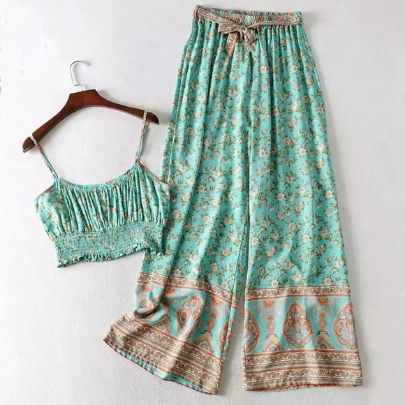 SOLD OUT Boho Floral Gypsy Crop Top & Wide Leg Pant Set - Picture 2 of 7